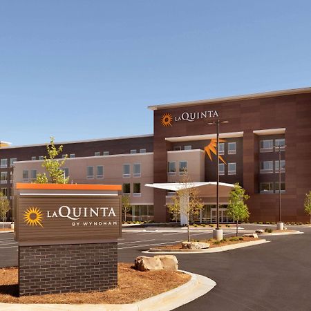 La Quinta Inn & Suites By Wyndham Braselton Exterior foto