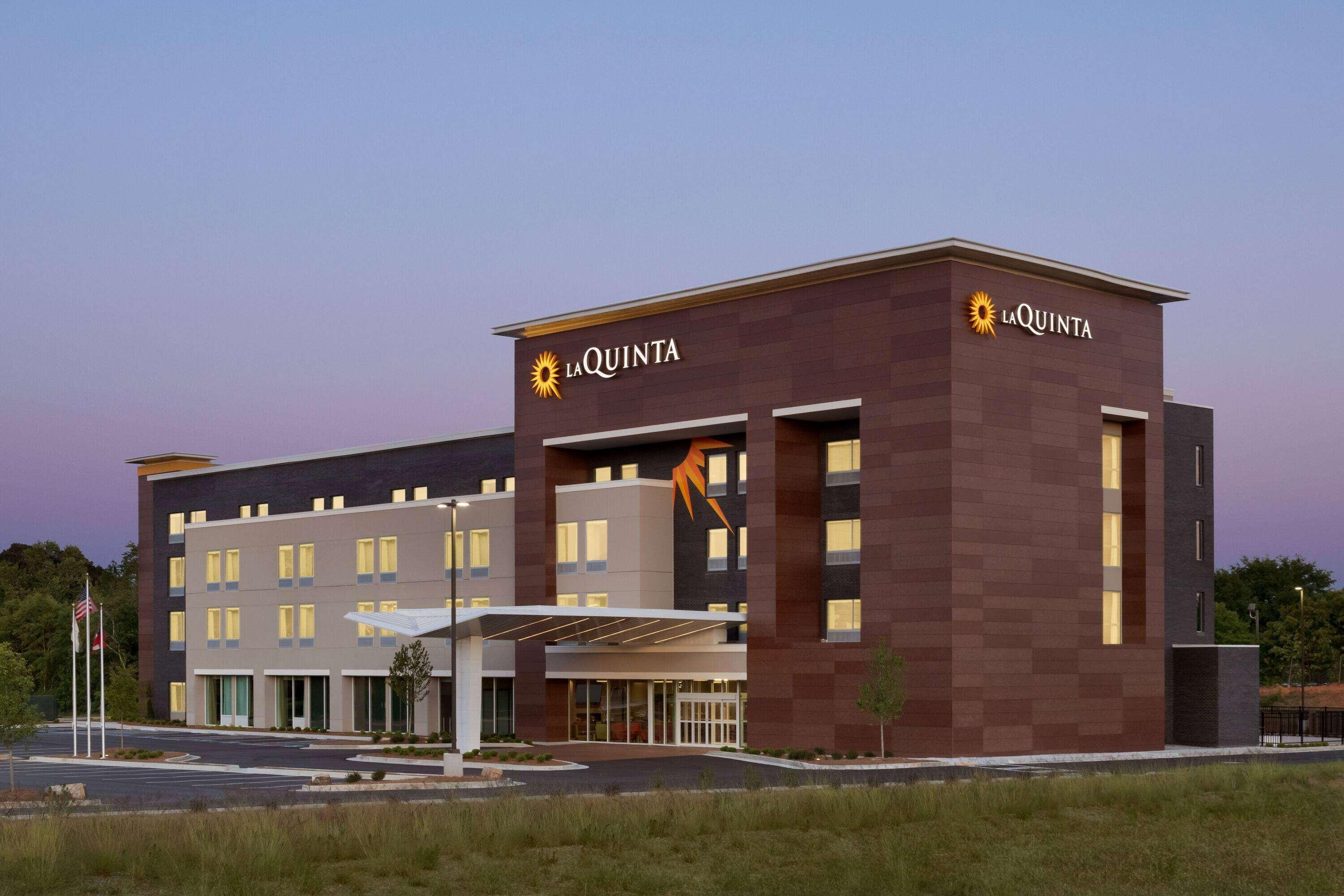 La Quinta Inn & Suites By Wyndham Braselton Exterior foto